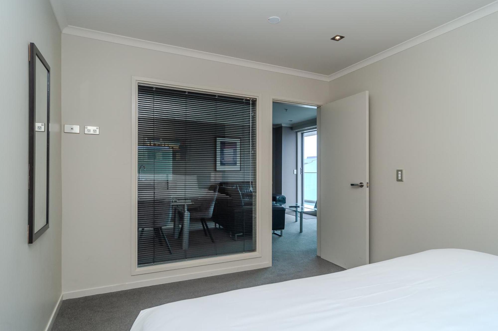 70 Tory Aparthotel Wellington Exteriör bild